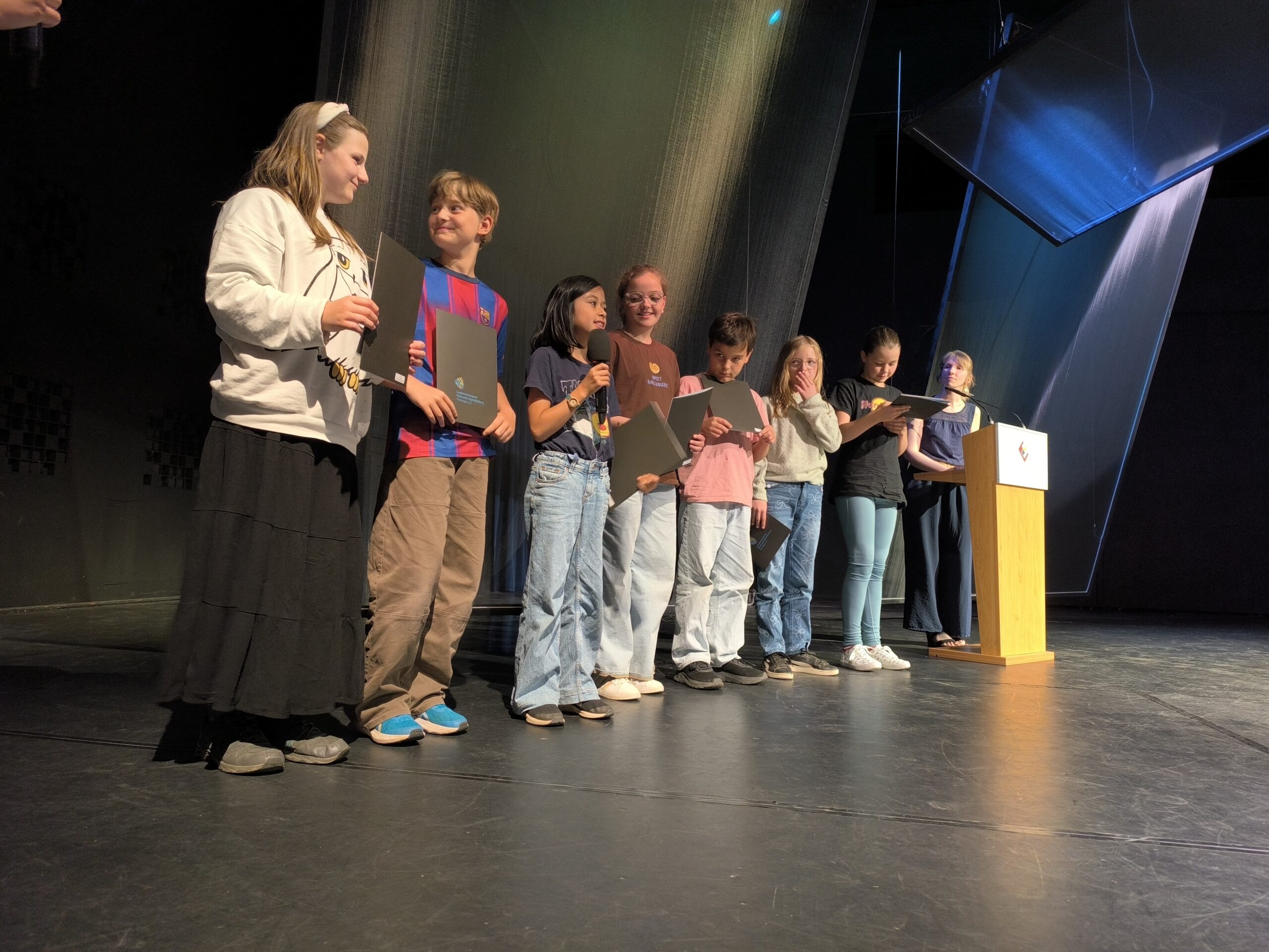 Übergabe der Kulturzeugnisse für das Projekt „Wurzeln des Erinnerns“